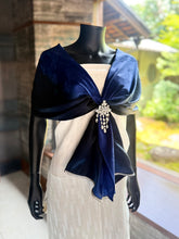 Load image into Gallery viewer, 【ご予約受付中】YOSHIKIMONO シルクショール navy × blue