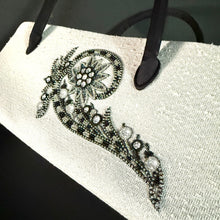 Load image into Gallery viewer, BIJOU BAG Beaded Flower Brooch