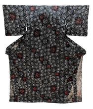 Load image into Gallery viewer, A dotted rose of a kimono
